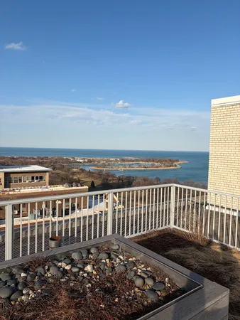 $189,000 | 3900 North Lake Shore Drive, Unit 20E, Chicago, IL 60613
