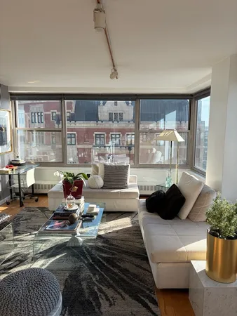$189,000 | 3900 North Lake Shore Drive, Unit 20E, Chicago, IL 60613