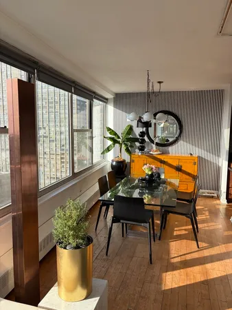 $189,000 | 3900 North Lake Shore Drive, Unit 20E, Chicago, IL 60613