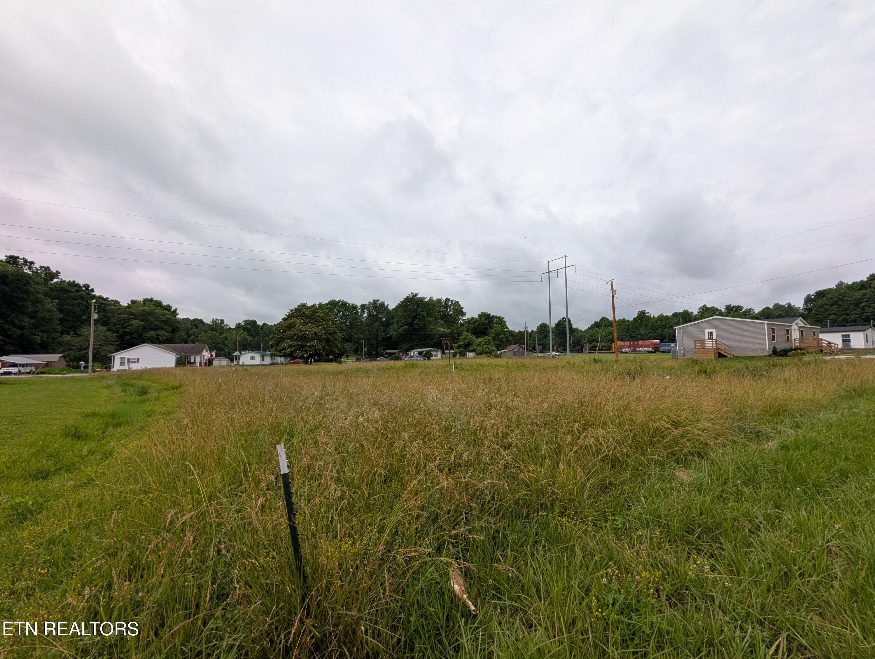 Pullman Lane Oneida, TN 37841 - Photo 2 of 7 PXL_20260609_153655637