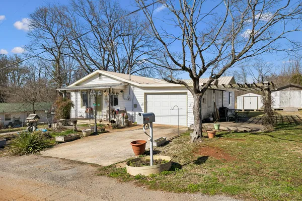 $179,000 | 802 Water Street, Livingston, TN 38570