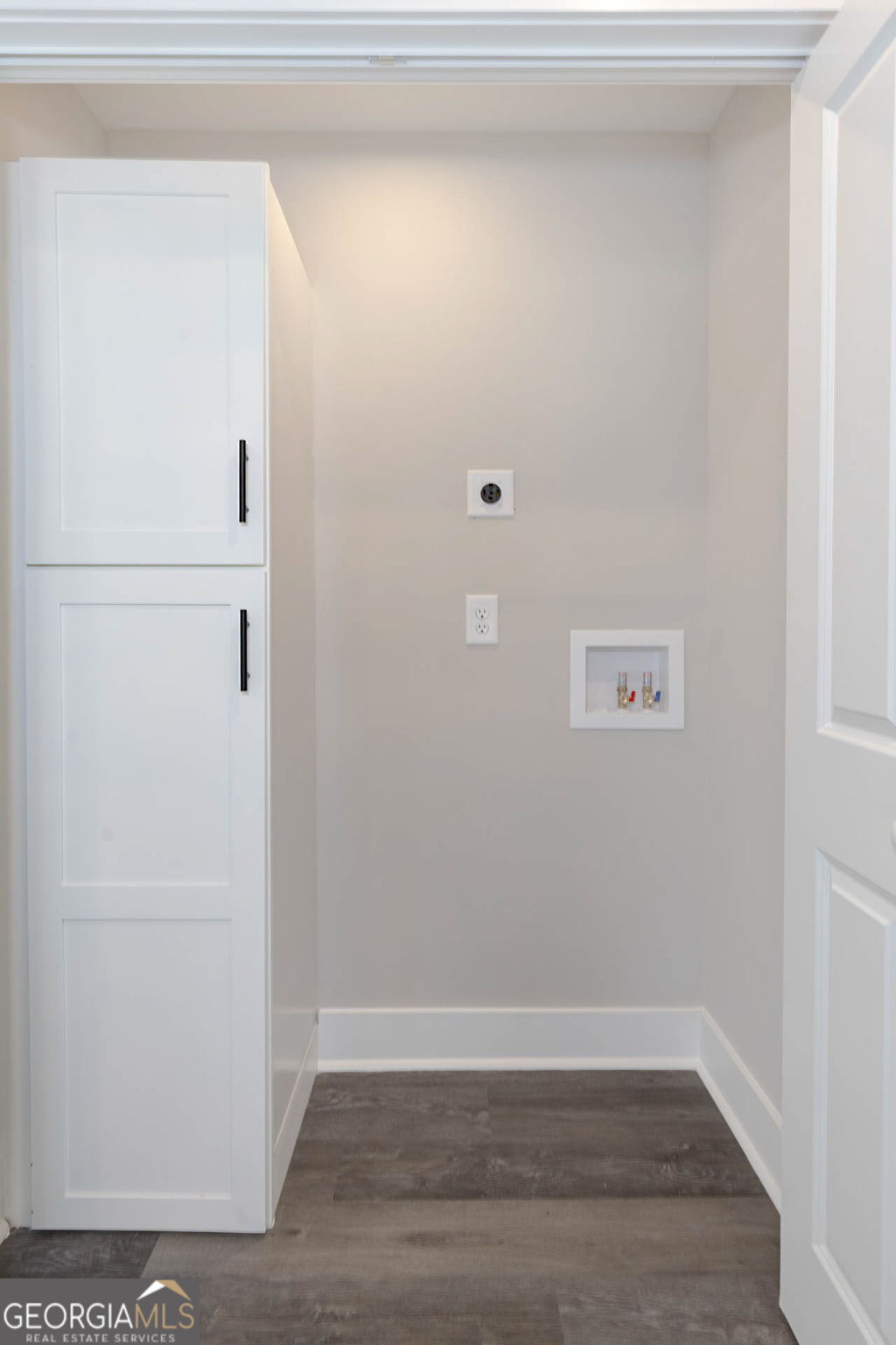 326 Mobley Street Hamilton, GA 31811 - Photo 24 of 27 a view of a small space with wooden floor