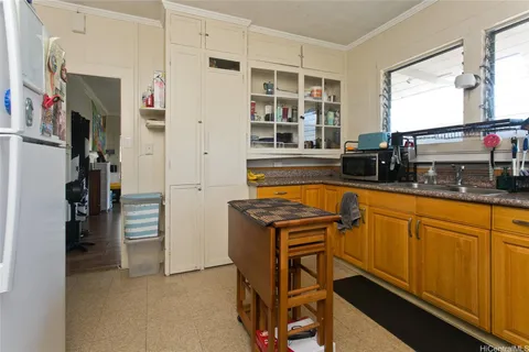 $988,000 | 2211 Bingham Street, Honolulu, HI 96826