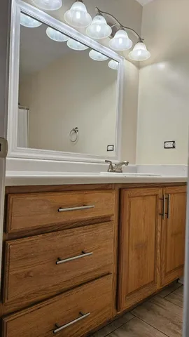 $2,500 | 703 Wicker Avenue, Streamwood, IL 60107