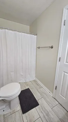 $2,500 | 703 Wicker Avenue, Streamwood, IL 60107