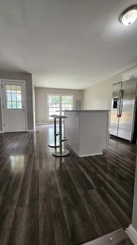 $2,500 | 703 Wicker Avenue, Streamwood, IL 60107