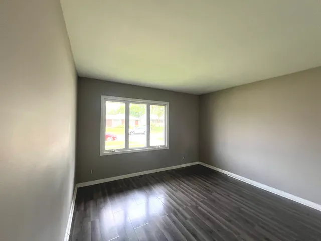 $2,500 | 703 Wicker Avenue, Streamwood, IL 60107