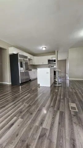 $2,500 | 703 Wicker Avenue, Streamwood, IL 60107