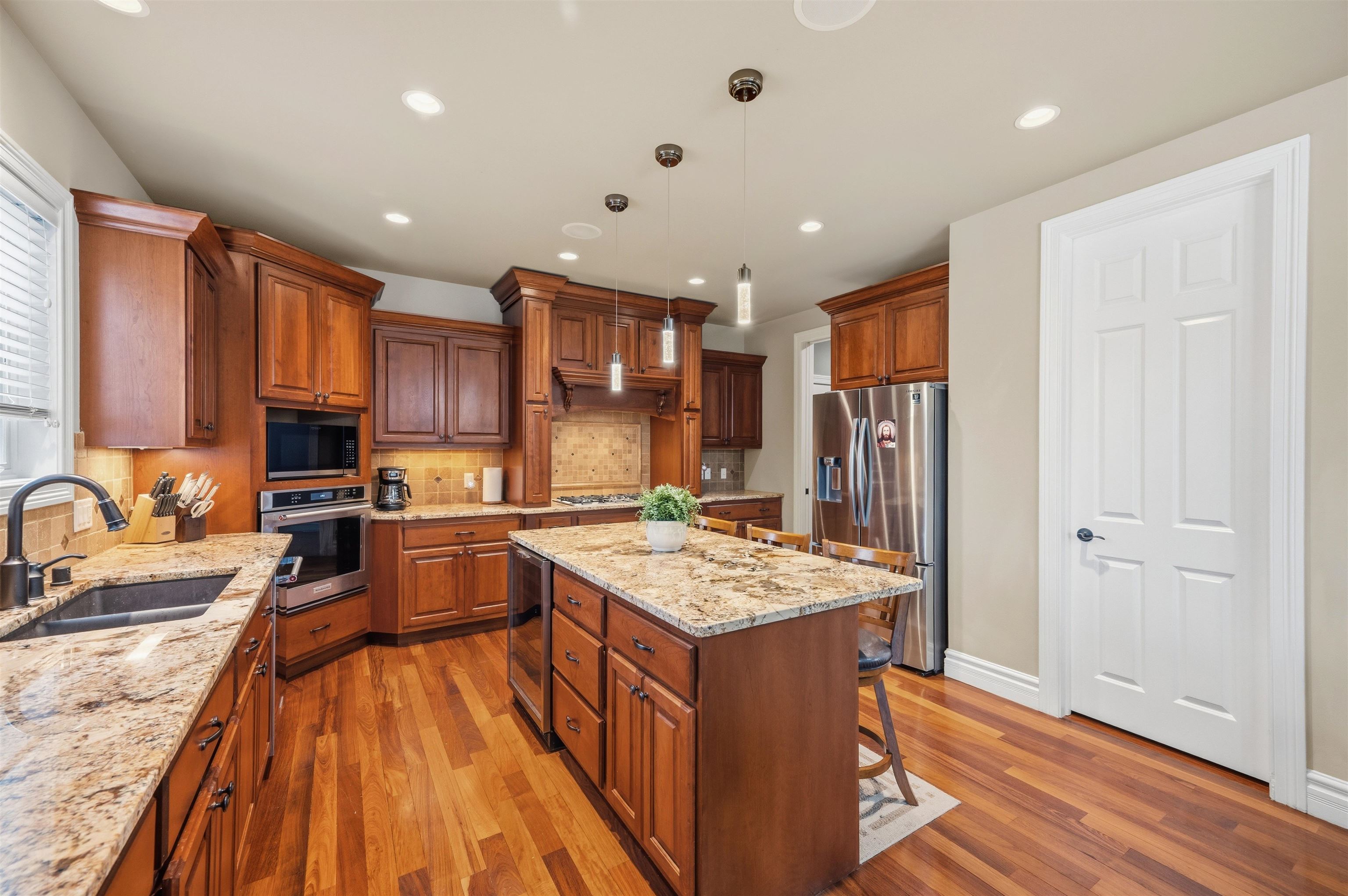 852 Augusta Drive Oregon, WI 53575 - Photo 15 of 59