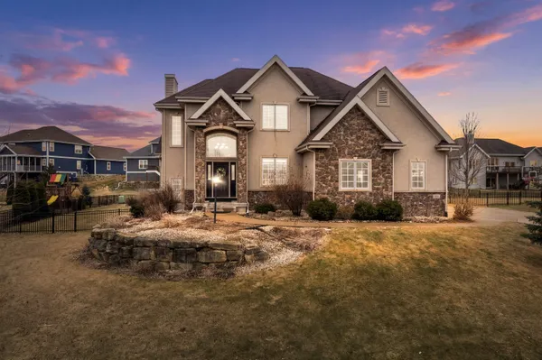$799,900 | 852 Augusta Drive, Oregon, WI 53575