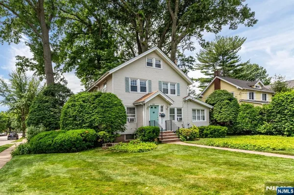 $599,999 | 300 Van Buren Avenue, Teaneck, NJ 07666