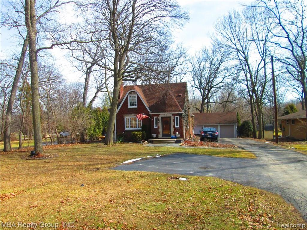 21169 Thorofare Road Grosse Ile, MI 48138 - Photo 51 of 54 IMG_8974.JPG