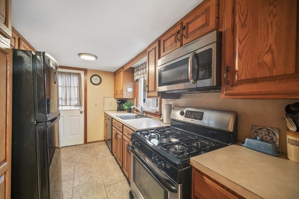 105 Ann Vinal Road Scituate, MA 02066 - Photo 16 of 26