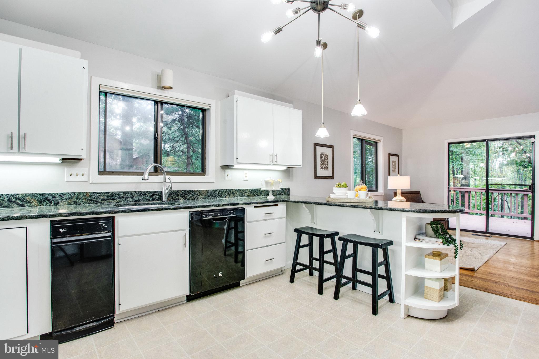 1052 Bellview Road McLean, VA 22102 - Photo 8 of 58