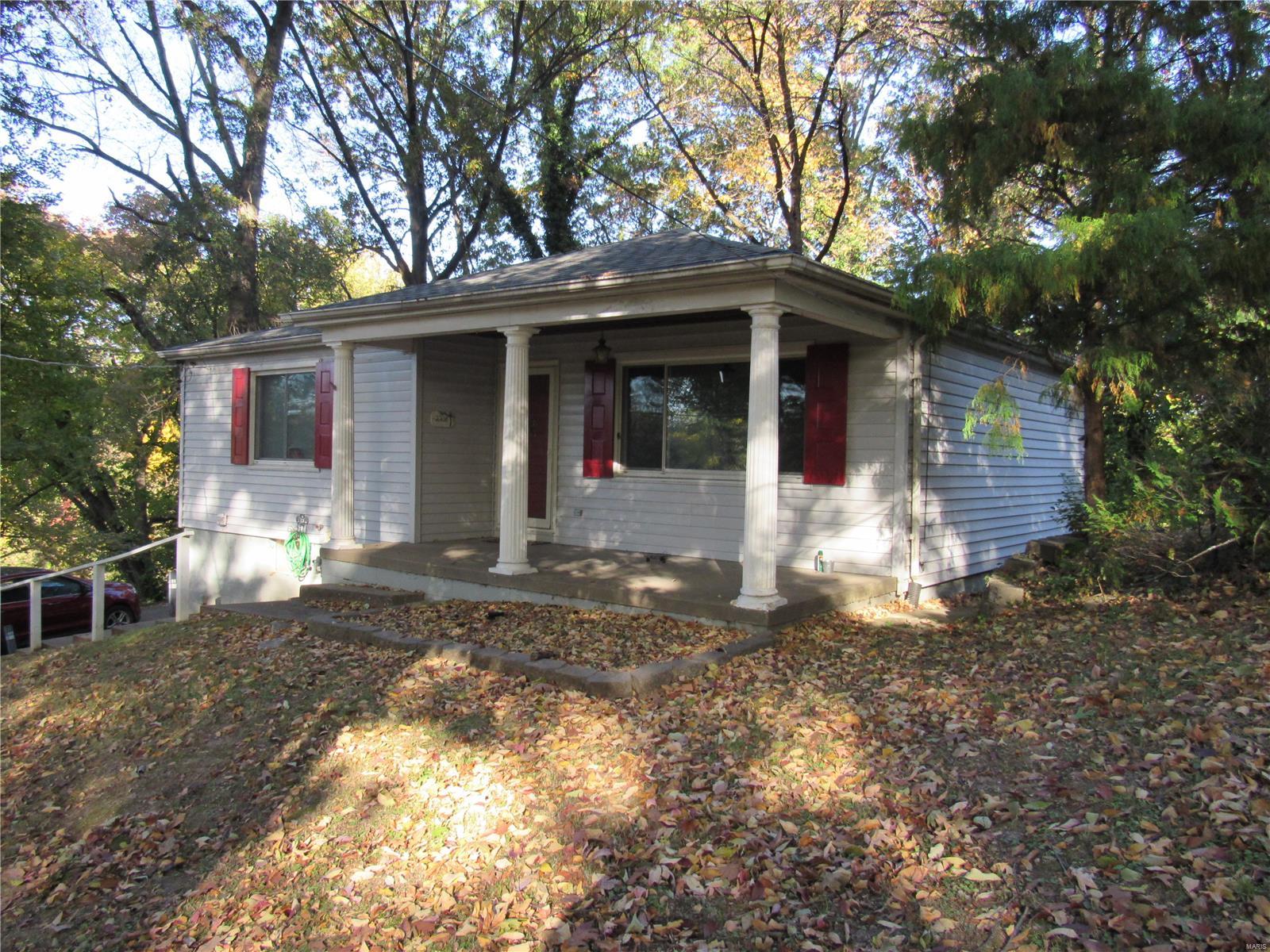 2208 Edwards Street Alton, IL 62002 - Photo 1 of 16