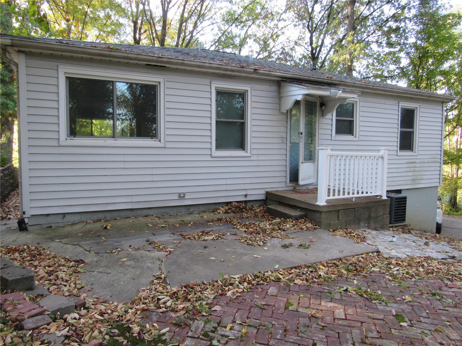 2208 Edwards Street Alton, IL 62002 - Photo 2 of 16