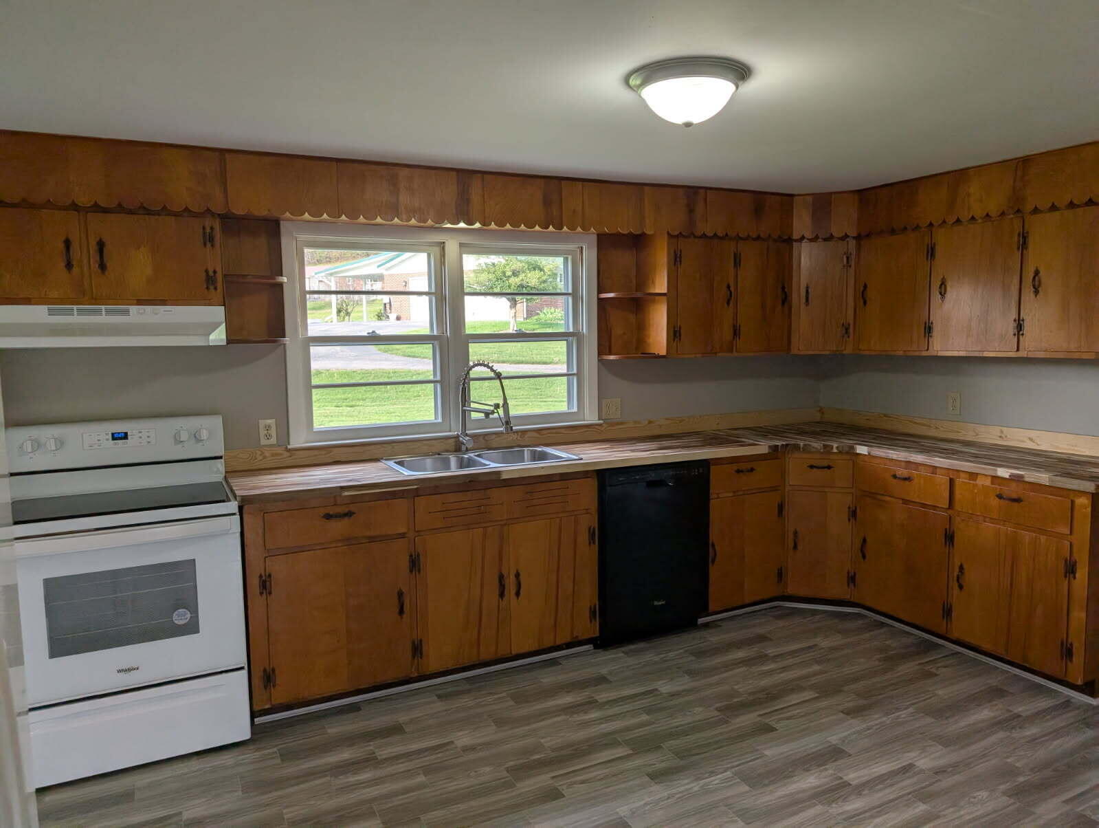 1328 Sweet Water Road Berea, KY 40403 - Photo 6 of 33 92678363026