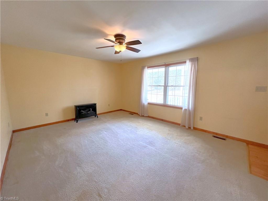 523 Purcell Road Reidsville, NC 27320 - Photo 5 of 50 Living room