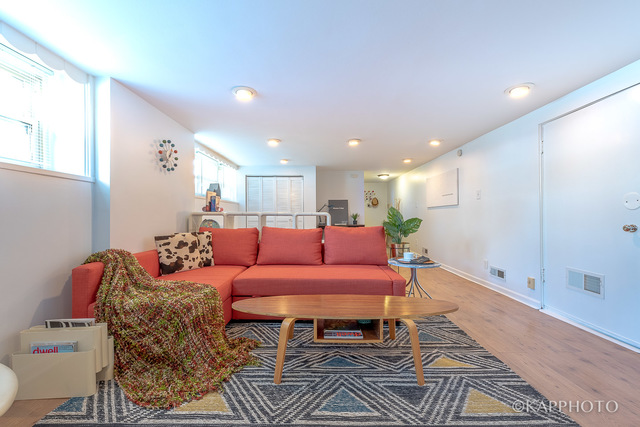 1343 West Grace Street, Unit B Chicago, IL 60613 - Photo 5 of 25