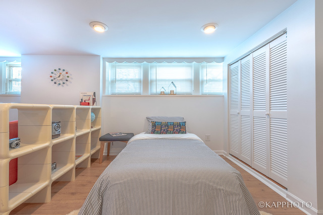 1343 West Grace Street, Unit B Chicago, IL 60613 - Photo 10 of 25