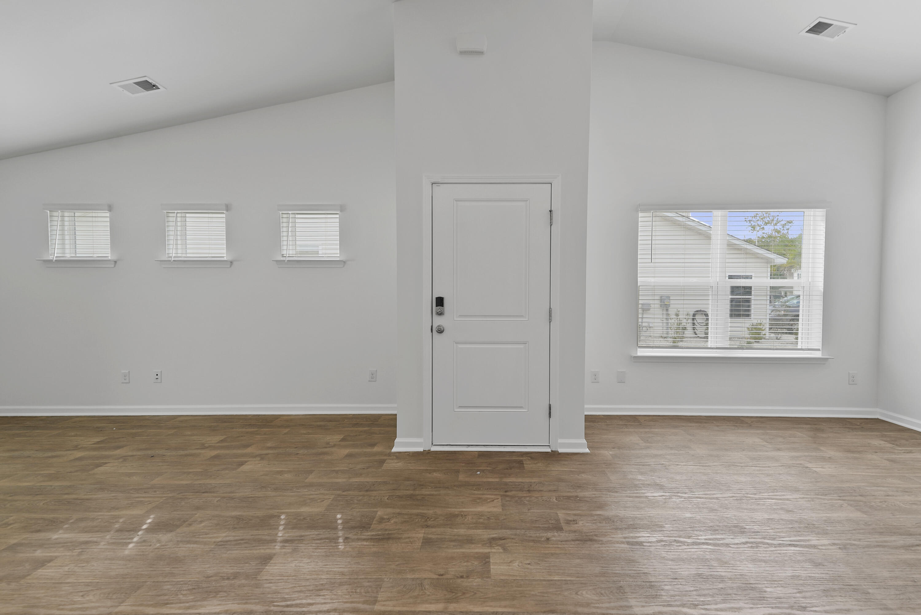 123 Bright Meadow Road Summerville, SC 29483 - Photo 5 of 22 3