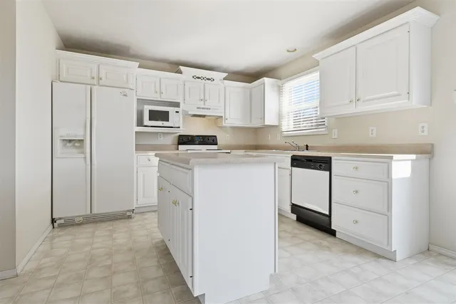 $359,000 | 3 Timbergate Court, Bloomington, IL 61704