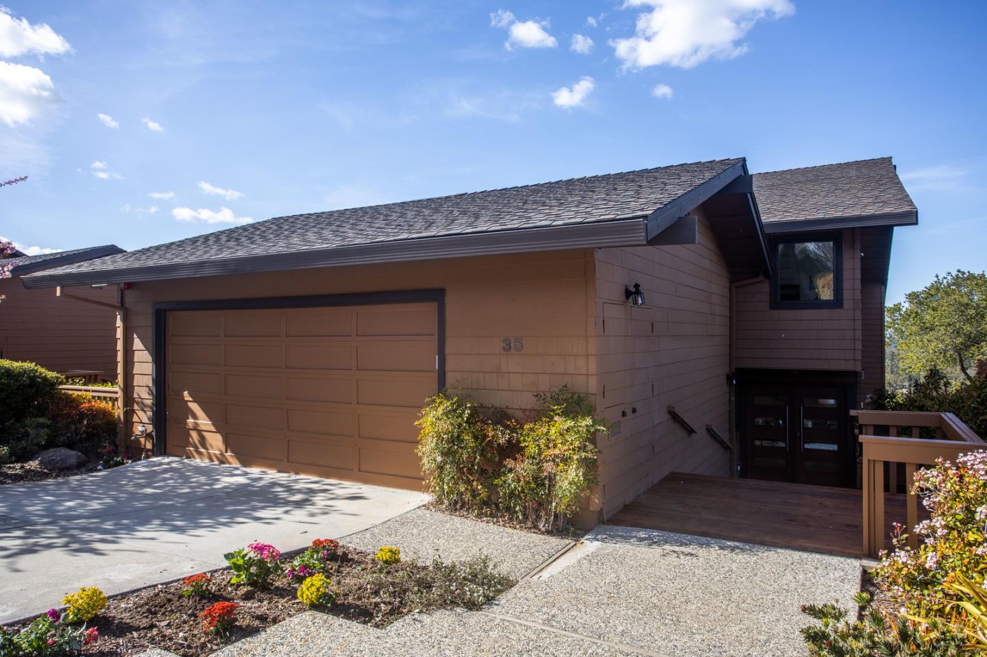 35 Hallmark Circle Menlo Park, CA 94025 - Photo 37 of 43 a front view of a house