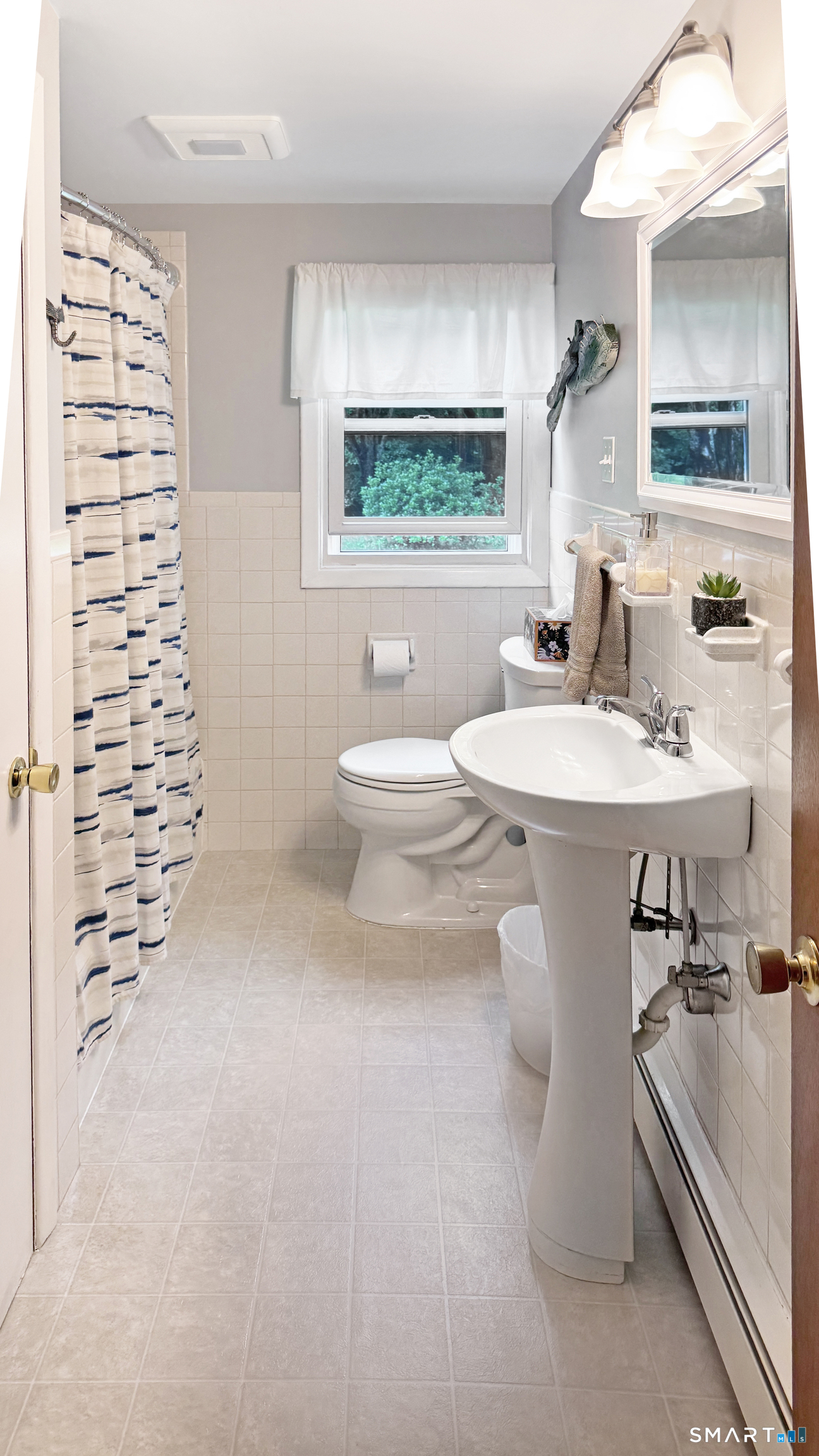95 Stoddards Wharf Road Ledyard, CT 06339 - Photo 20 of 36 Main Floor Full Bath