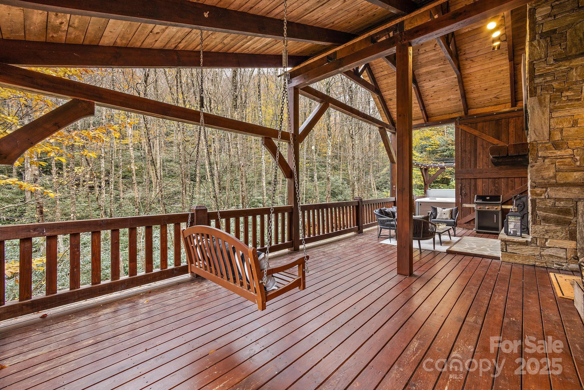 133 Buckeye Ridge Road Beech Mountain, NC 28604 - Photo 25 of 45 a view of balcony with wooden floor