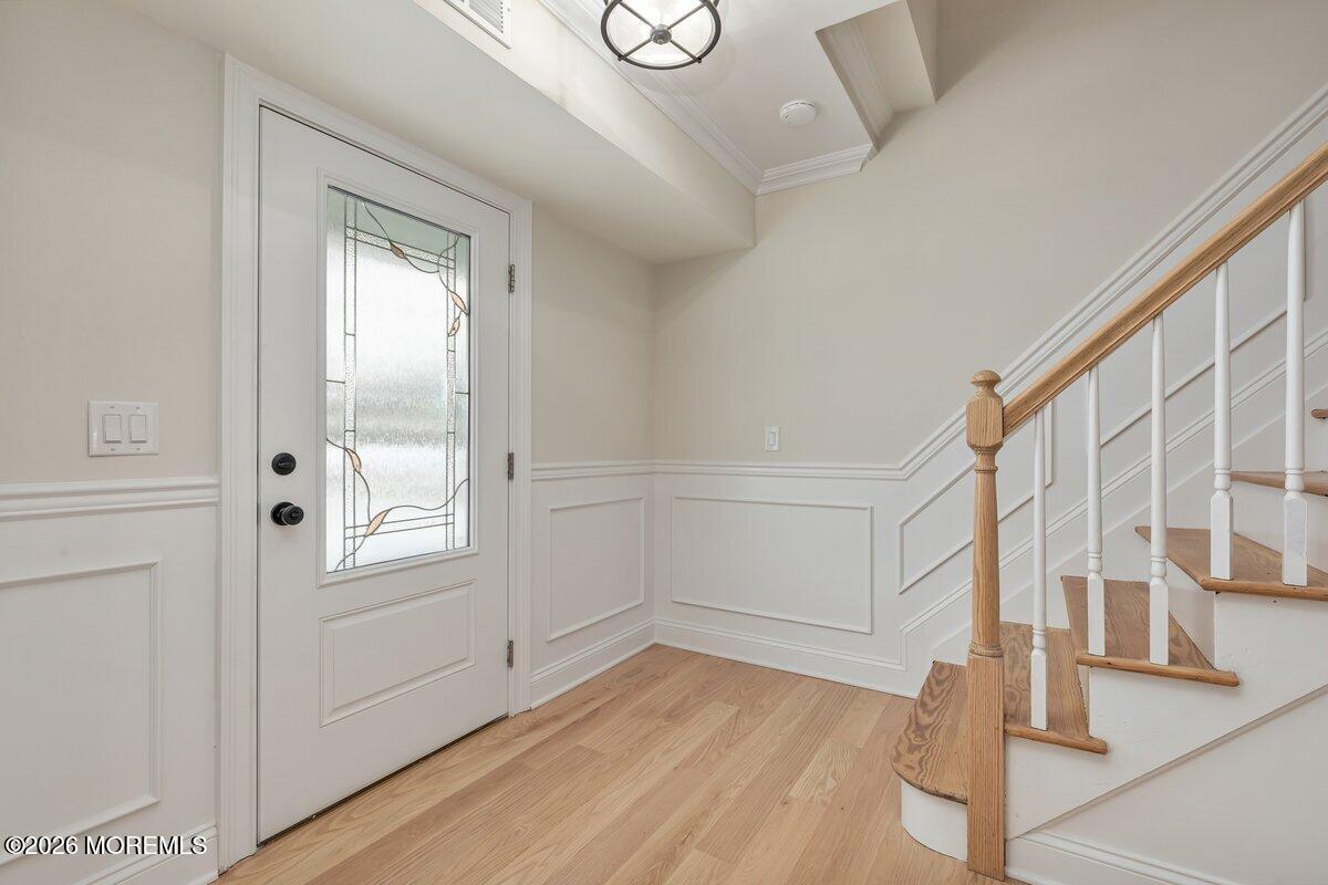 4 Templer Way Hazlet, NJ 07730 - Photo 4 of 52 Foyer