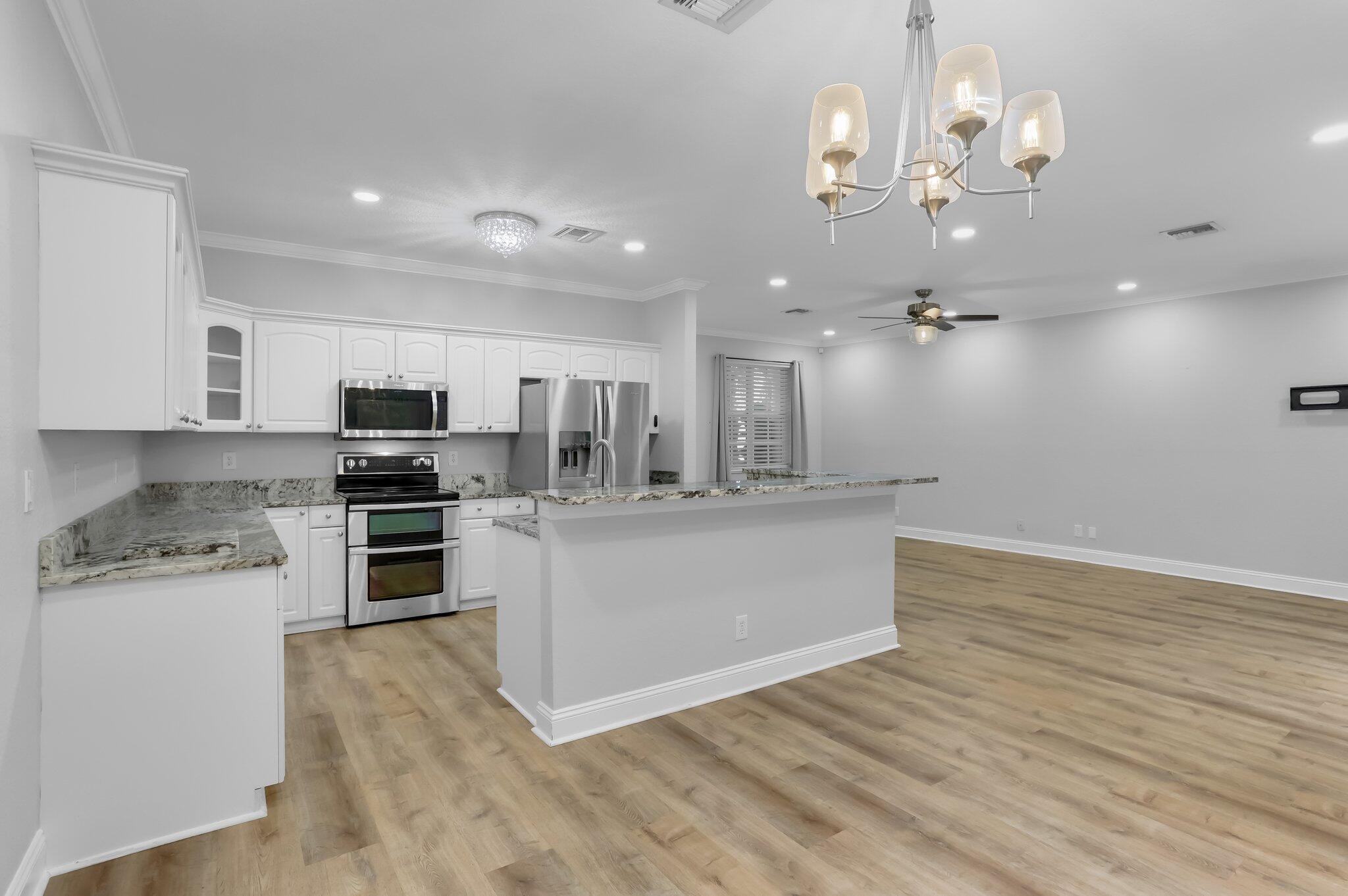 330 Southwest 8th Street, Unit 15 Boca Raton, FL 33432 - Photo 13 of 47 18-web-or-mls-0E2A9323