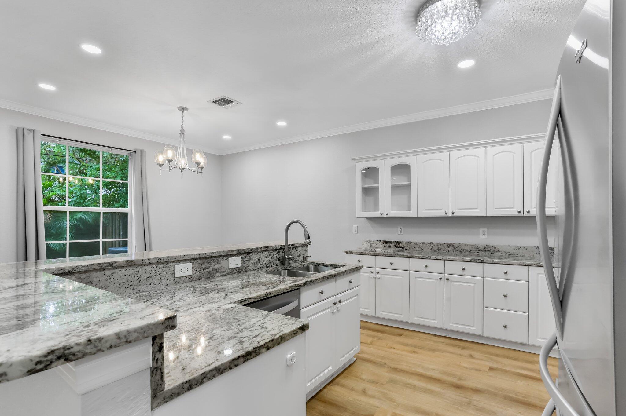 330 Southwest 8th Street, Unit 15 Boca Raton, FL 33432 - Photo 14 of 47 15-web-or-mls-0E2A9308