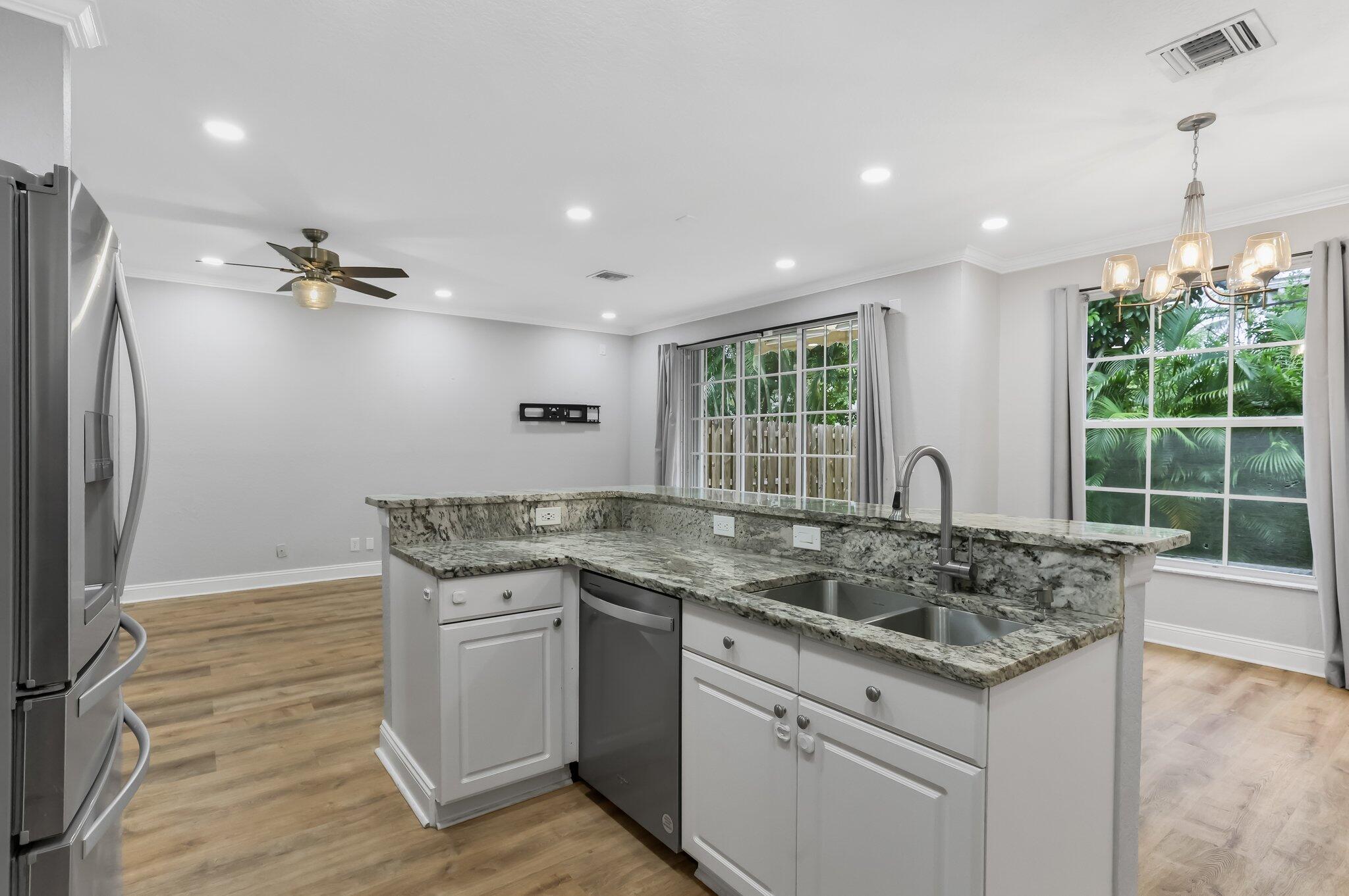 330 Southwest 8th Street, Unit 15 Boca Raton, FL 33432 - Photo 15 of 47 20-web-or-mls-0E2A9333