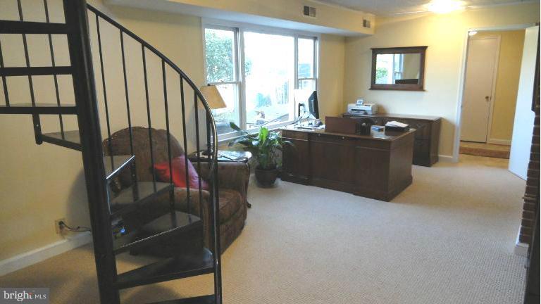 6205 Arkendale Road Alexandria, VA 22307 - Photo 12 of 26 Interior (General)