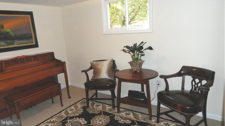 6205 Arkendale Road Alexandria, VA 22307 - Photo 14 of 26 Interior (General)