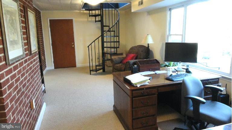 6205 Arkendale Road Alexandria, VA 22307 - Photo 6 of 26 Interior (General)