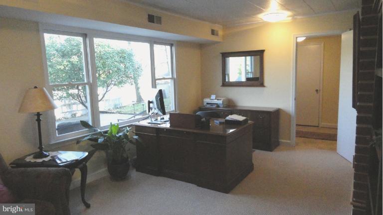 6205 Arkendale Road Alexandria, VA 22307 - Photo 9 of 26 Interior (General)
