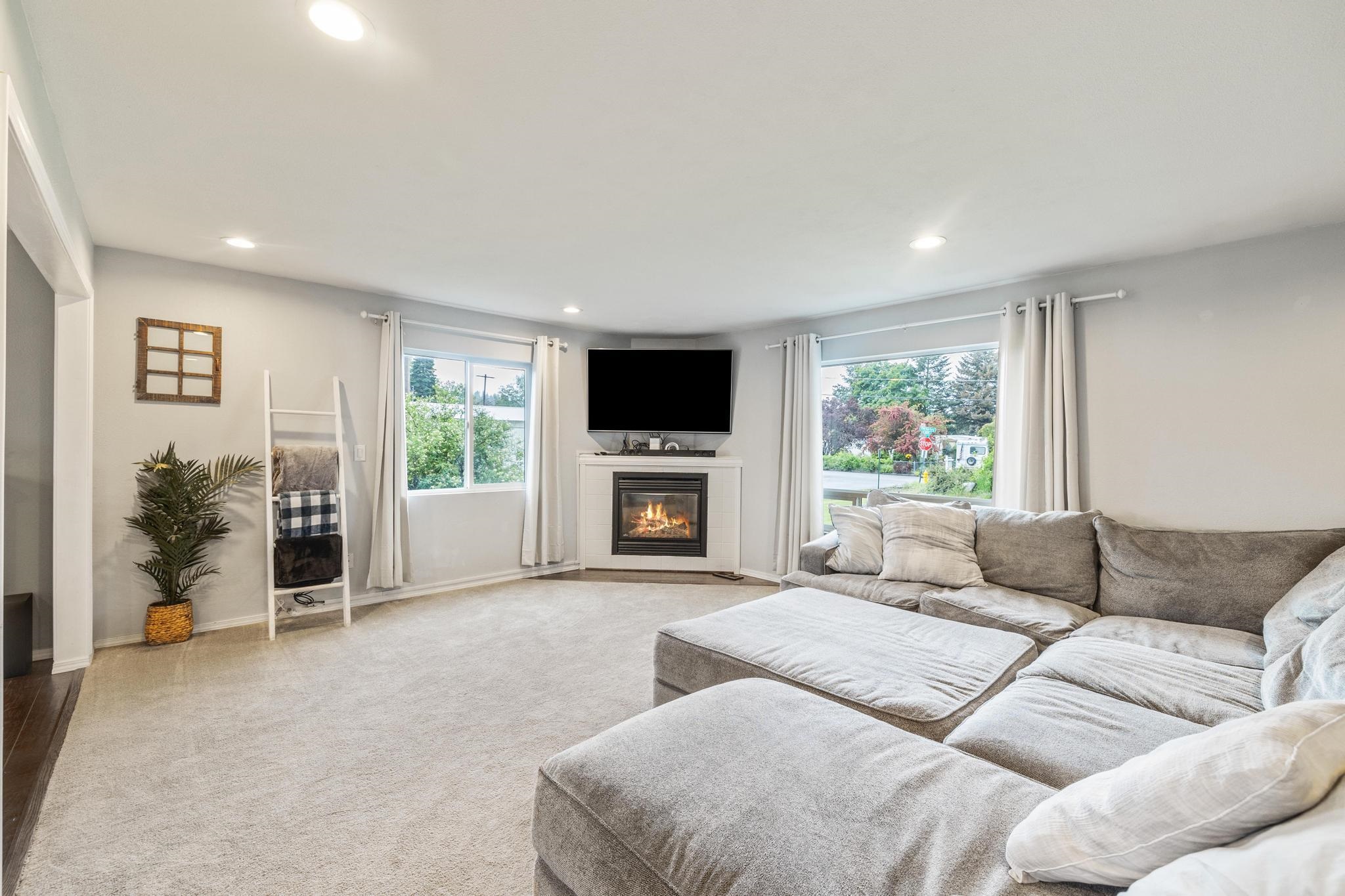 323 South Tschirley Road Spokane Valley, WA 99016 - Photo 5 of 25 Gallery Image 5