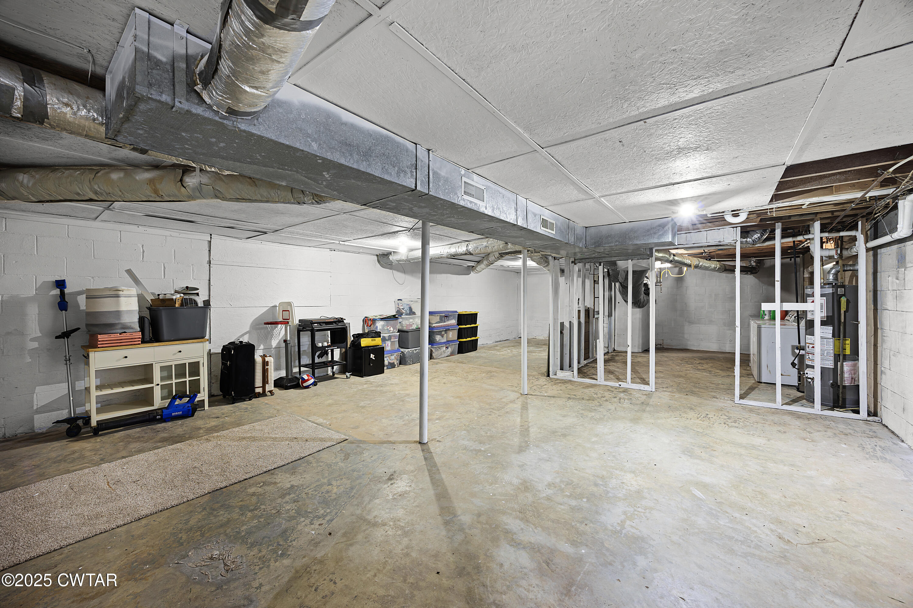 34 Hughes Loop Milan, TN 38358 - Photo 13 of 21 a view of a room with gym equipment