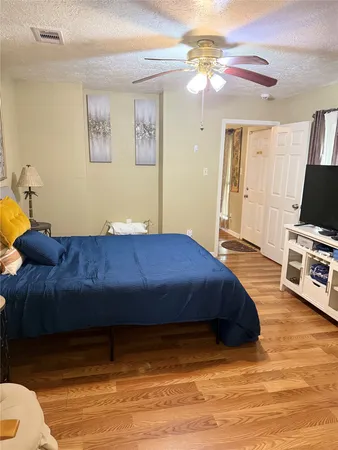 $2,200 | 335 Anchor Way, League City, TX 77573