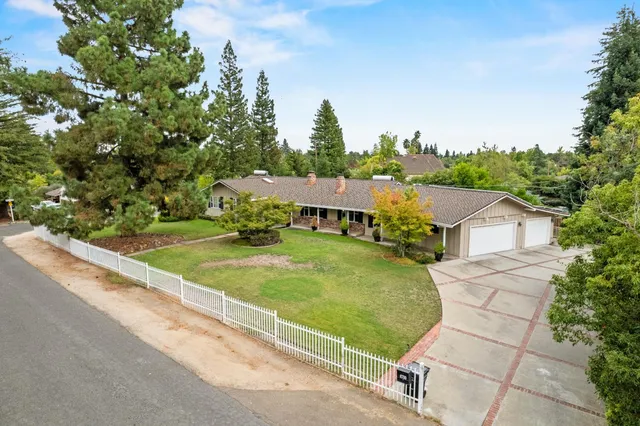 $885,000 | 6730 Lakeview Drive, Carmichael, CA 95608