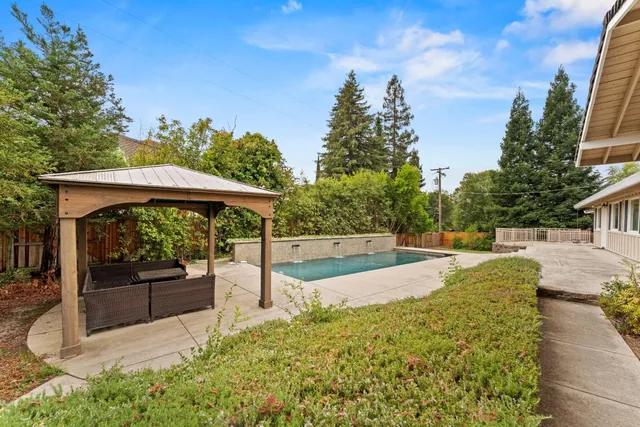 $885,000 | 6730 Lakeview Drive, Carmichael, CA 95608