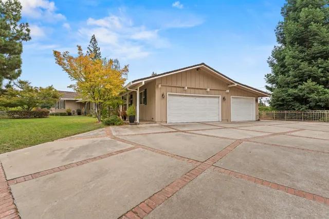 $885,000 | 6730 Lakeview Drive, Carmichael, CA 95608