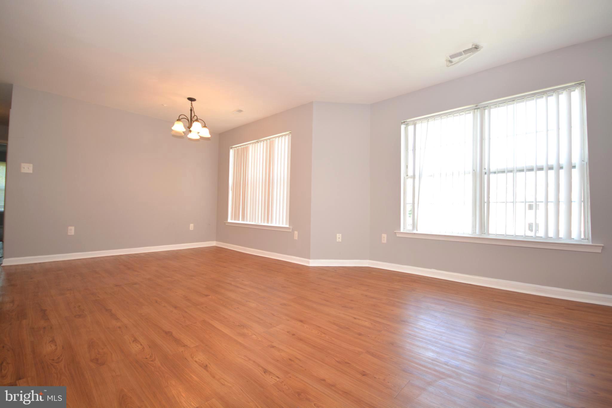 2011 Starlight Lane, Unit 3A Hagerstown, MD 21740 - Photo 4 of 18 Living / Dining Combo