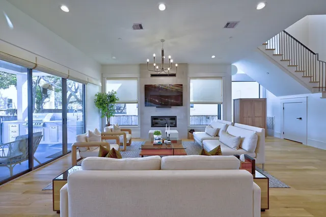 $1,849,000 | 4602 Mimosa Drive, Bellaire, TX 77401