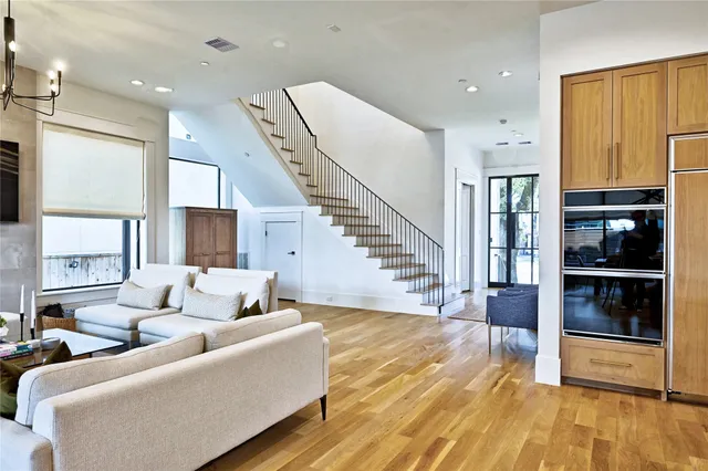 $1,849,000 | 4602 Mimosa Drive, Bellaire, TX 77401