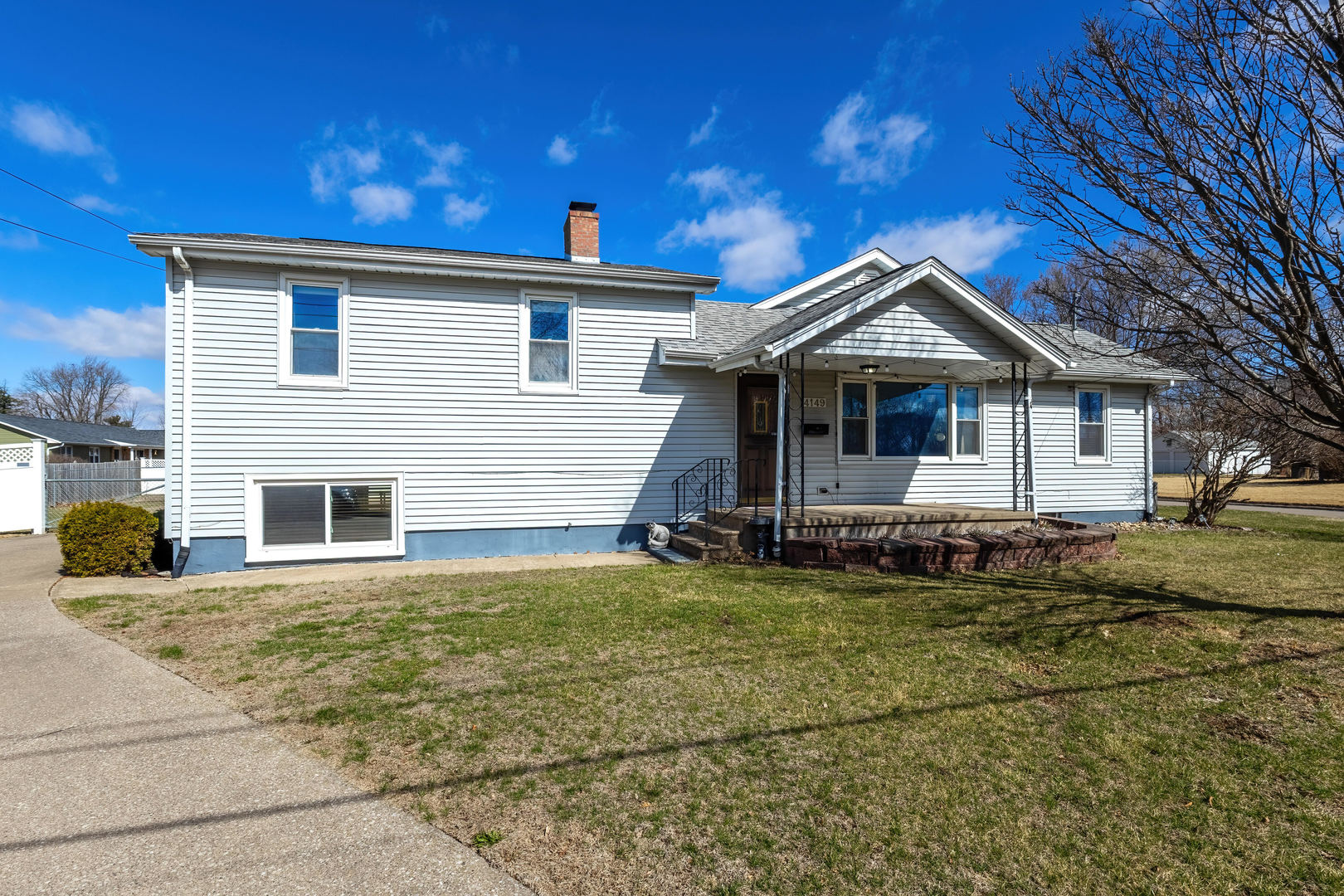 4149 26th Avenue Moline, IL 61265 - Photo 2 of 29