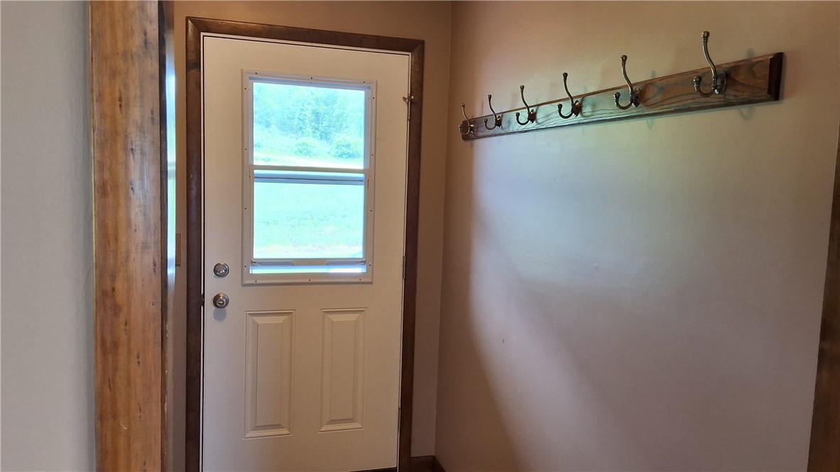7516 Beach Road Montezuma, NY 13021 - Photo 13 of 44 Mud Room.Side Entry