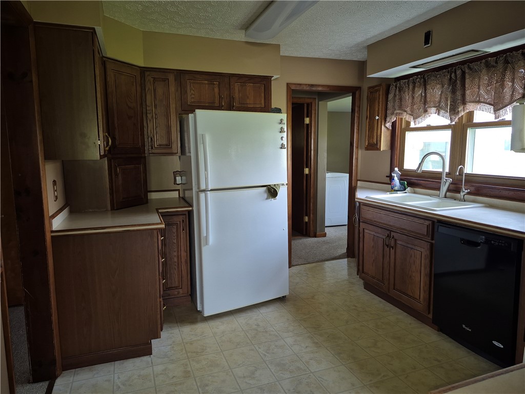 7516 Beach Road Montezuma, NY 13021 - Photo 14 of 44 Kitchen
