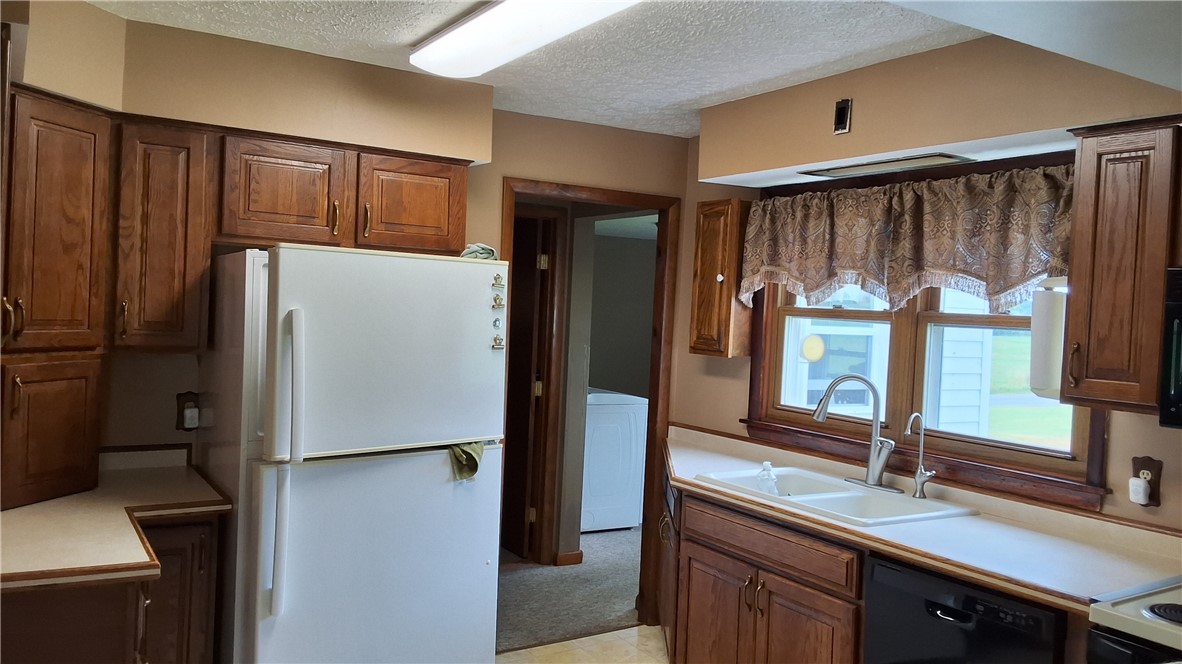 7516 Beach Road Montezuma, NY 13021 - Photo 15 of 44 Kitchen